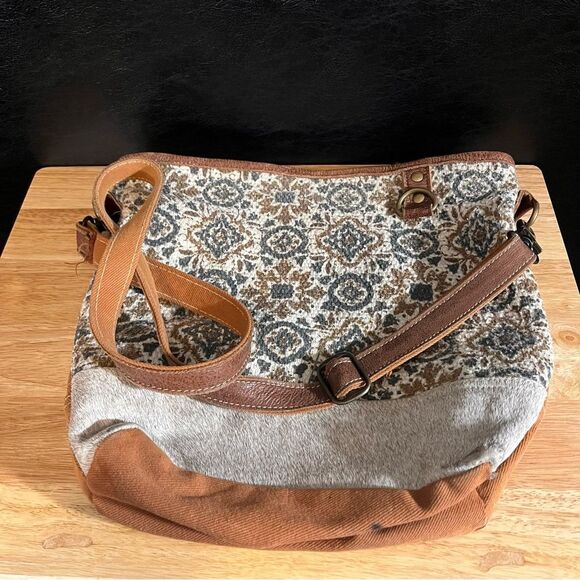 Myra Neutral Pattern‎ Purse - Picture 1 of 10
